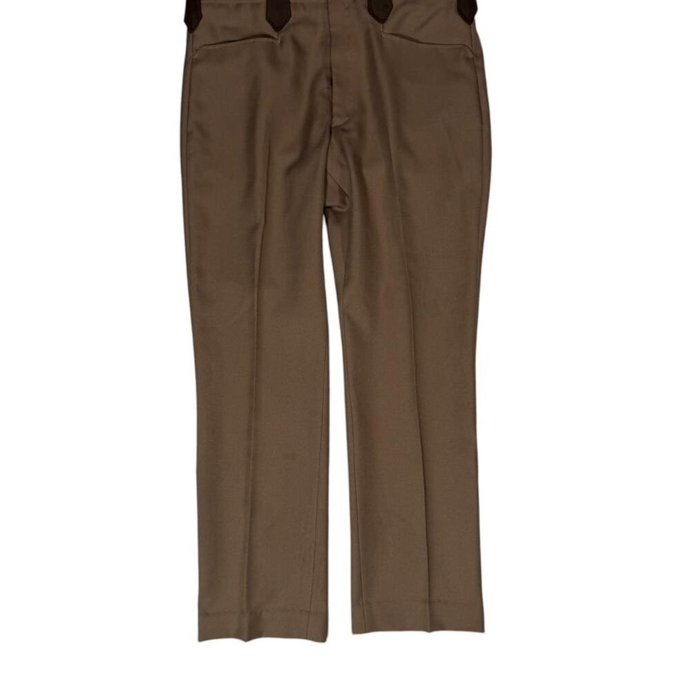 Brown trousers‎ with brown accents